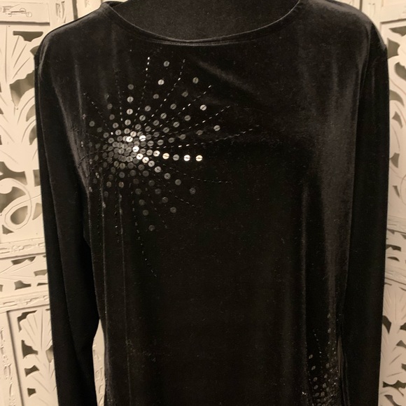 BÉCHAMEL! BEAUTIFUL BLACK VELVET & SNOWFLAKE SEQUINS LONG SLEEVE STRETCHY TOP - Picture 2 of 6